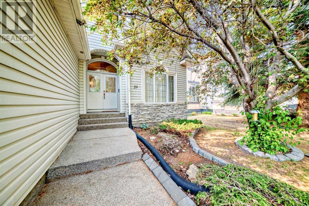29 Simcoe Gate SW