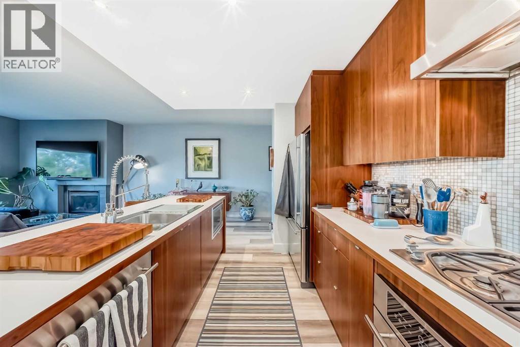 201, 2124 17 Street SW