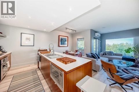 201, 2124 17 Street SW Calgary AB T2T4M4