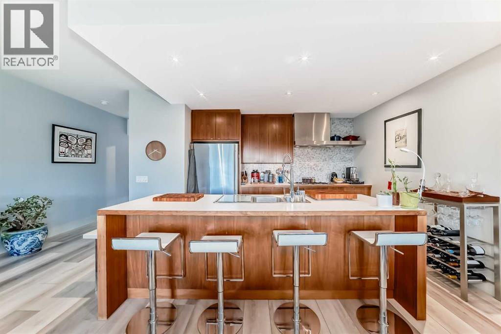 201, 2124 17 Street SW