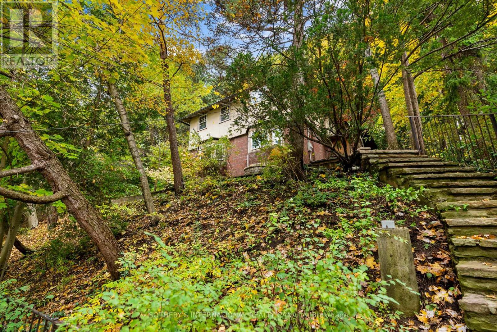 56 ROXBOROUGH DRIVE
