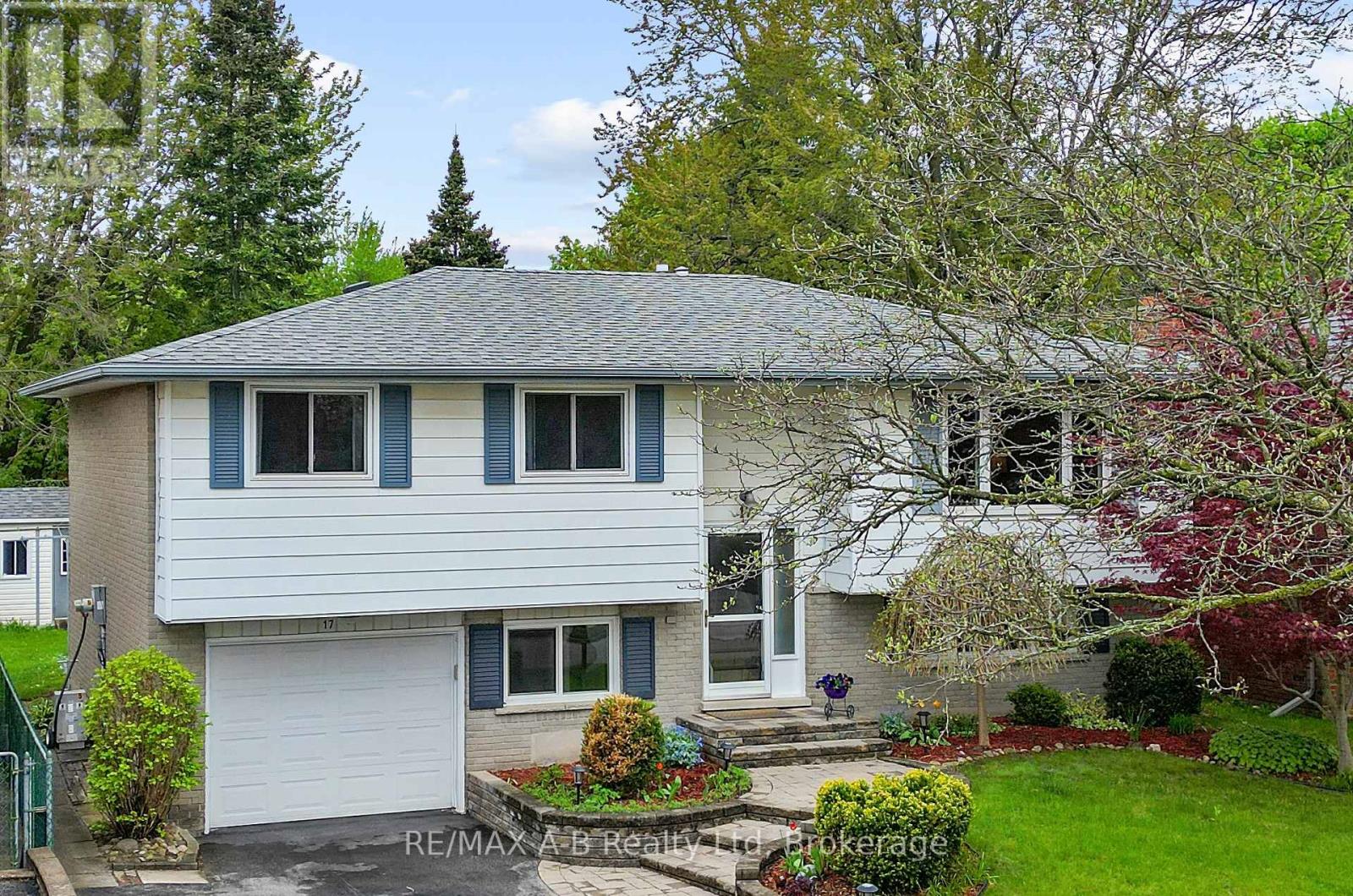 17 MULBERRY LANE