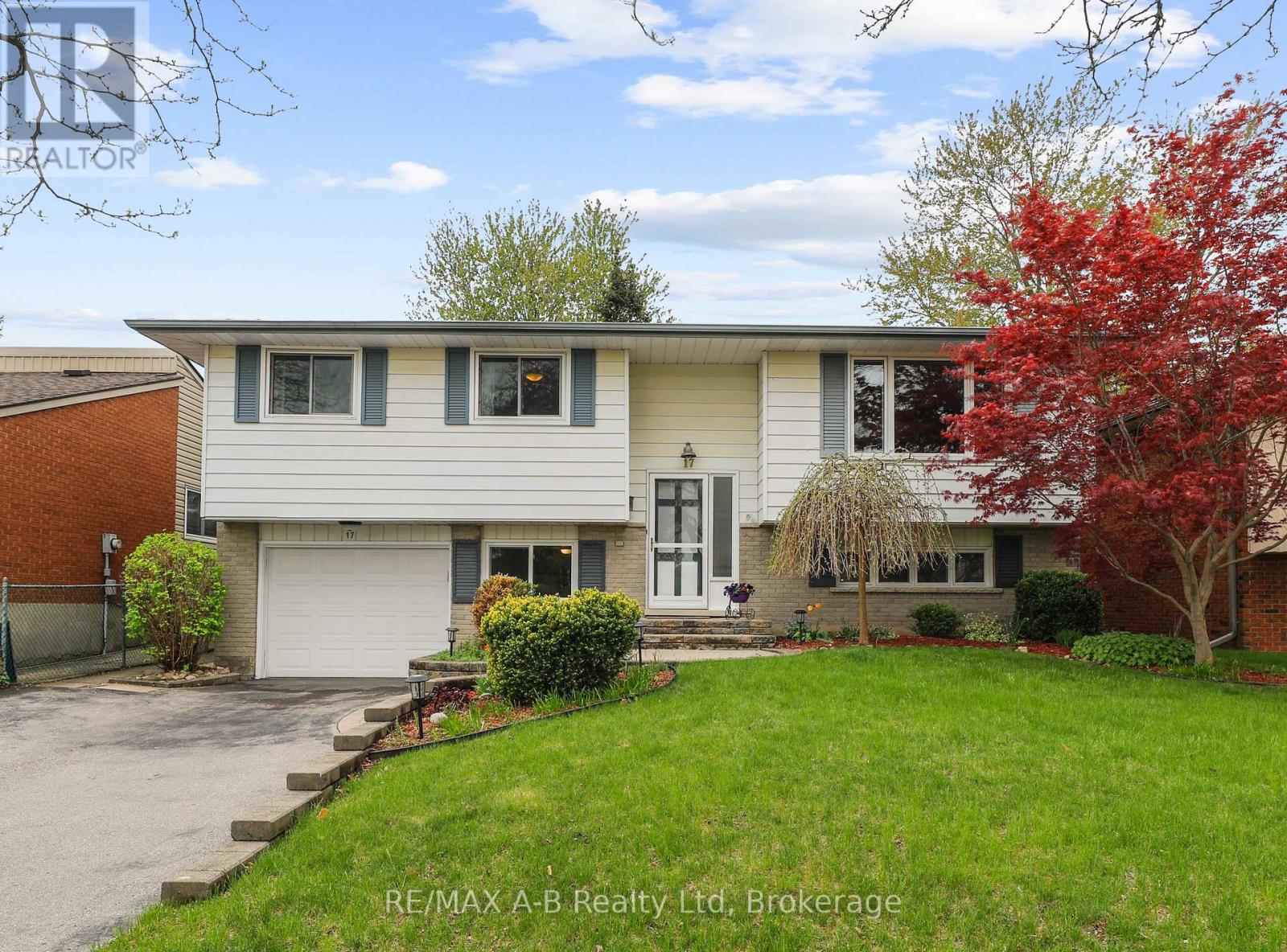 17 MULBERRY LANE
