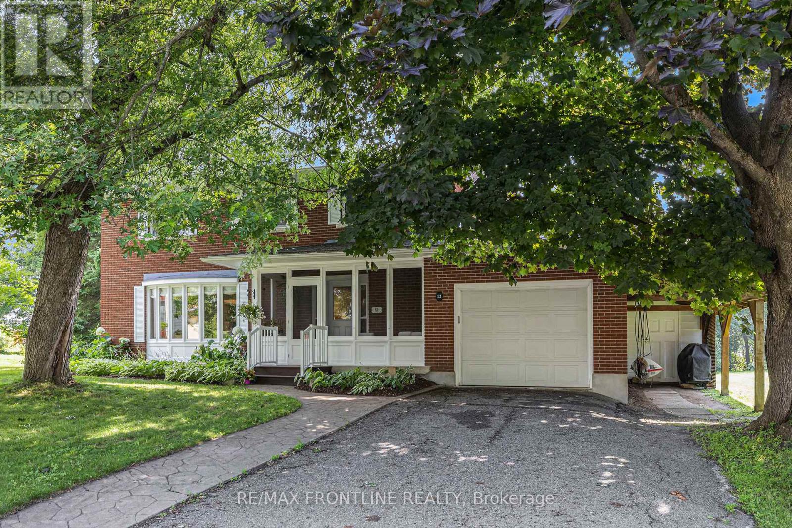 12 GLENVIEW CRESCENT