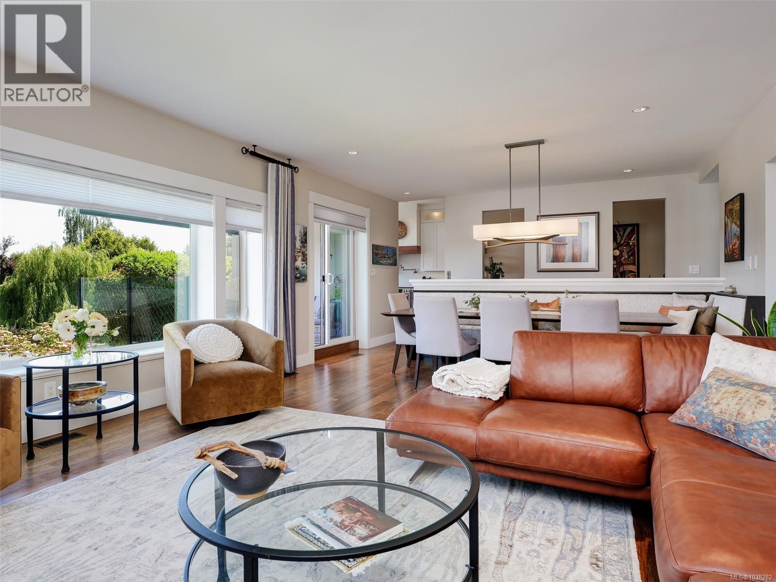 2491 Cadboro Heights Lane