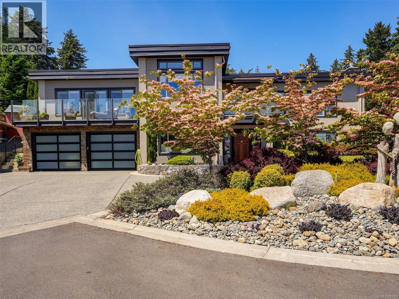 2491 Cadboro Heights Lane