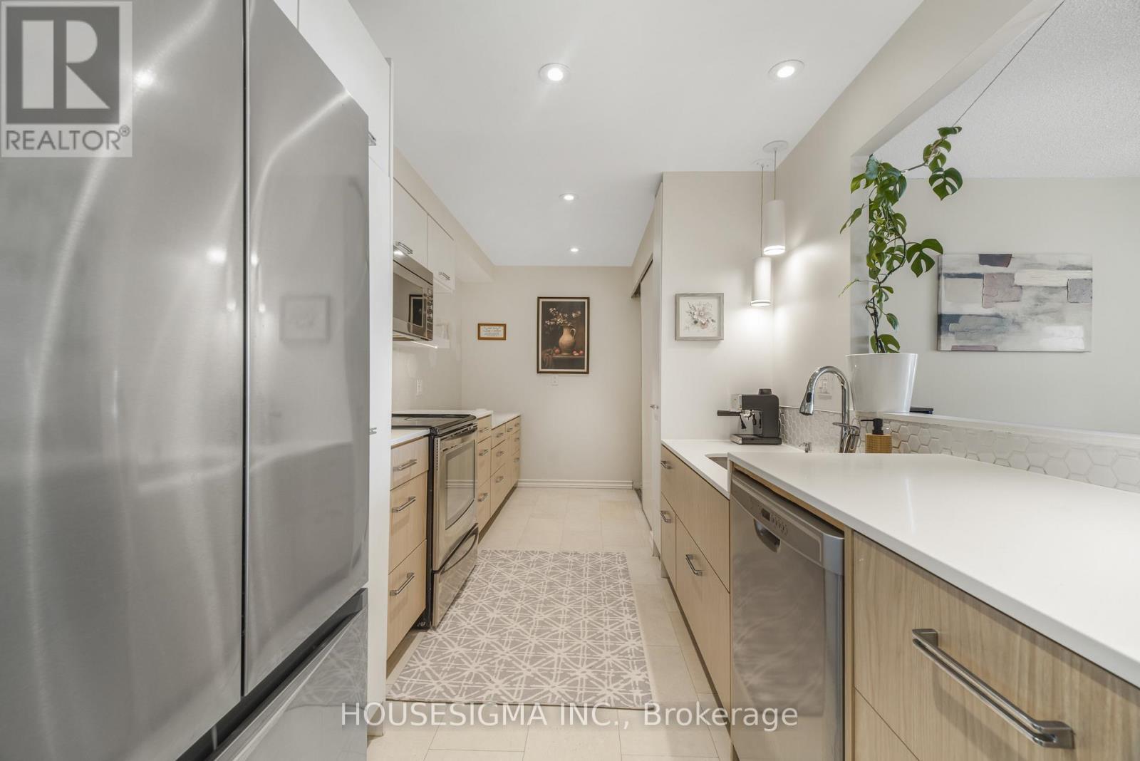 438 - 22 SOUTHPORT STREET