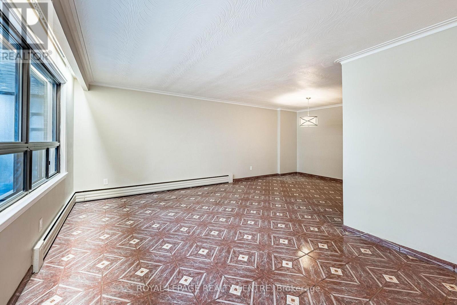 UNIT 3 - 339 SHEPPARD AVENUE E