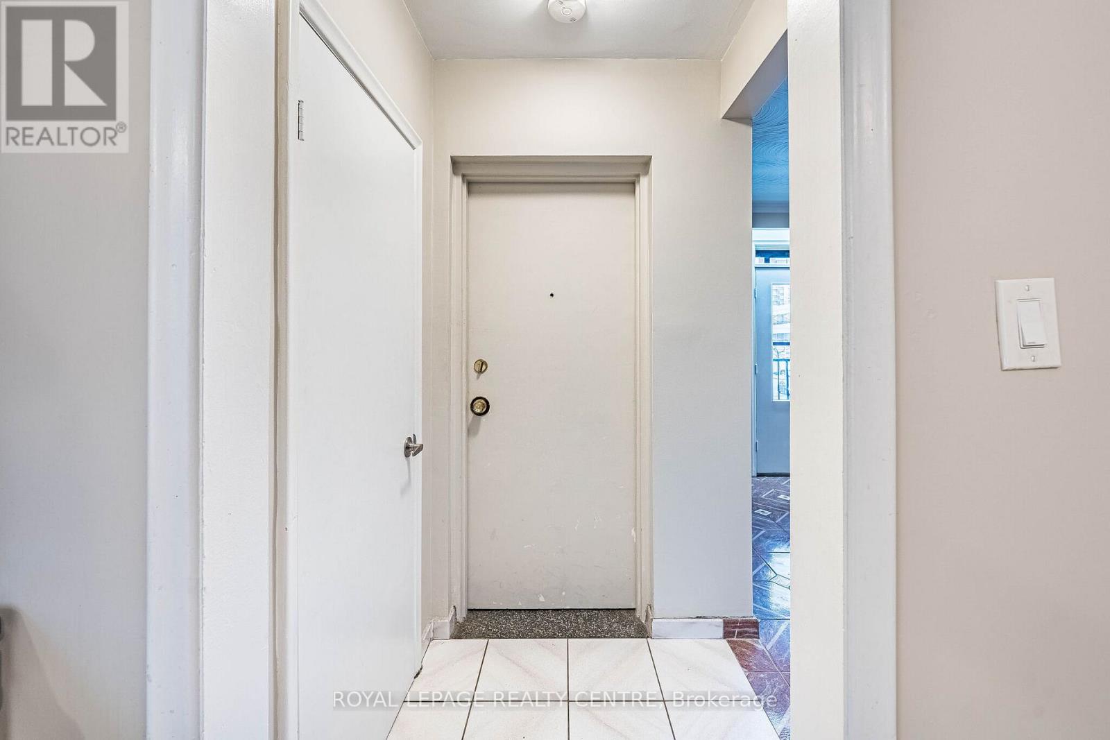 UNIT 3 - 339 SHEPPARD AVENUE E