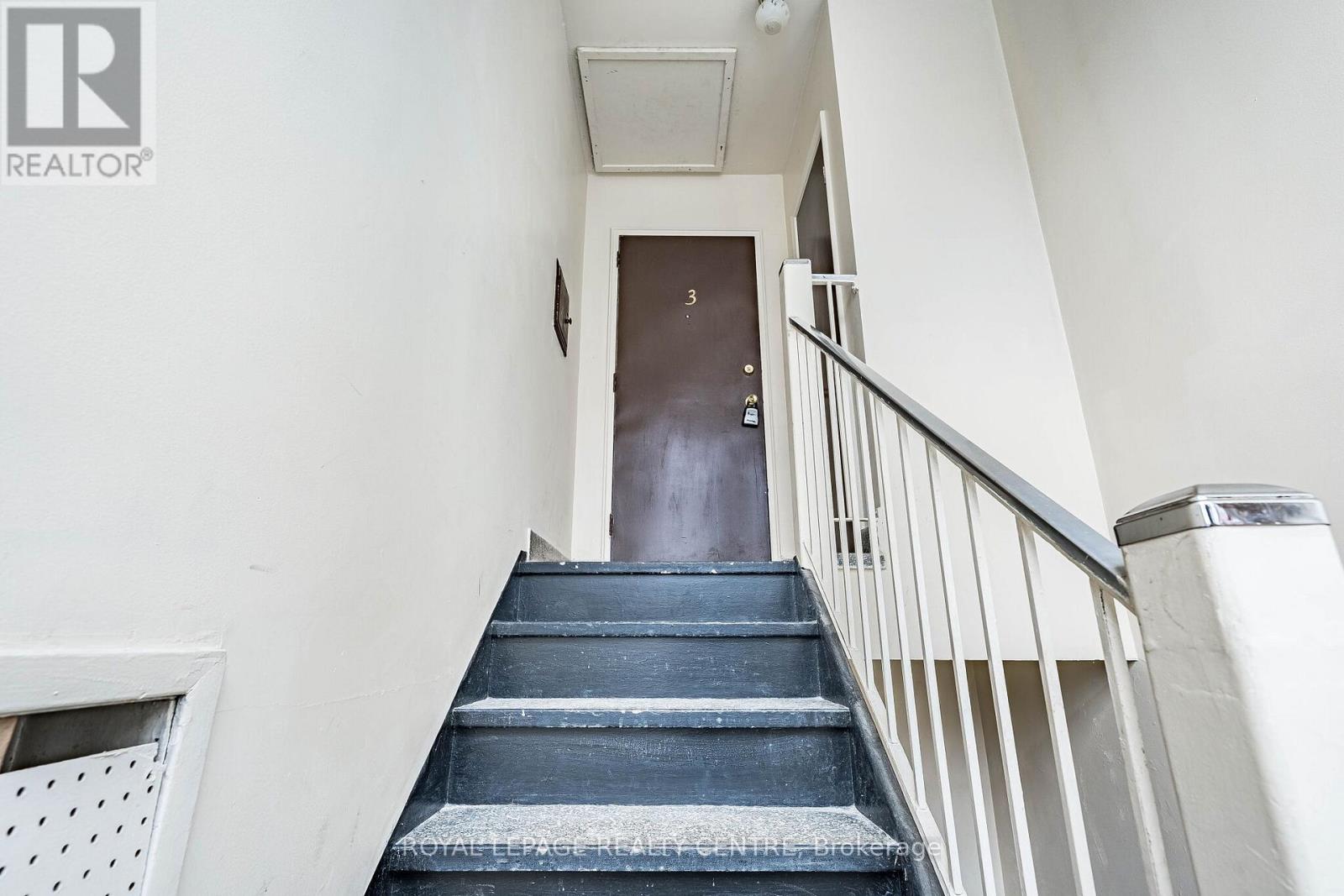 UNIT 3 - 339 SHEPPARD AVENUE E