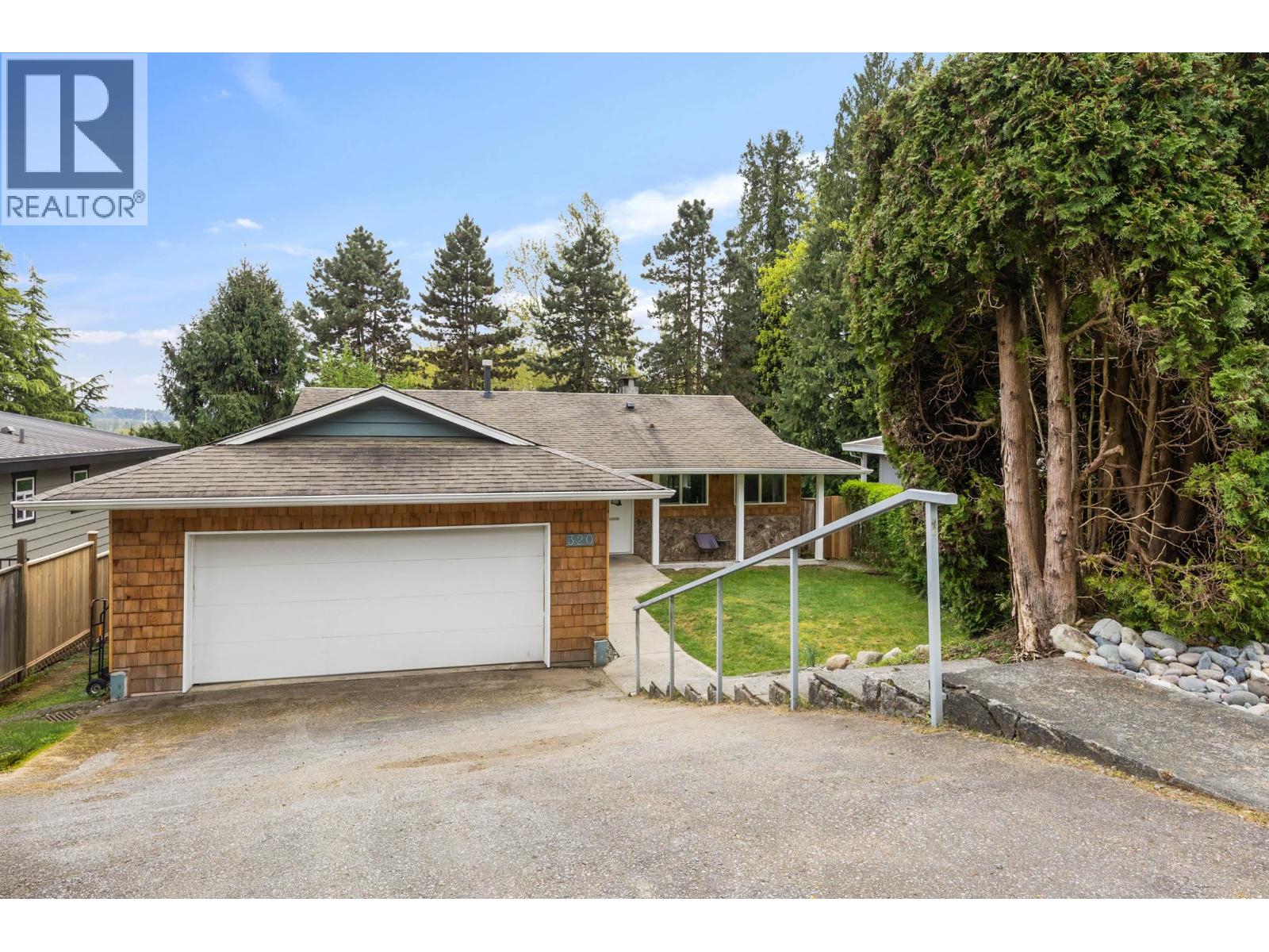 320 GLOUCESTER COURT