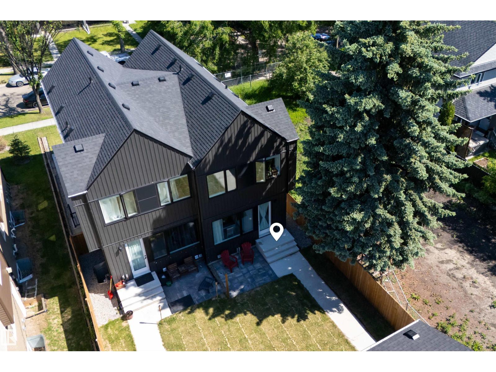 8551 81 AV NW