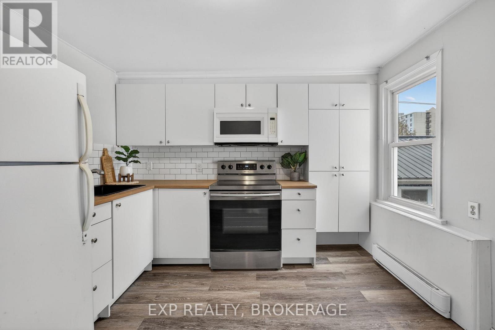 632 MACDONNELL STREET