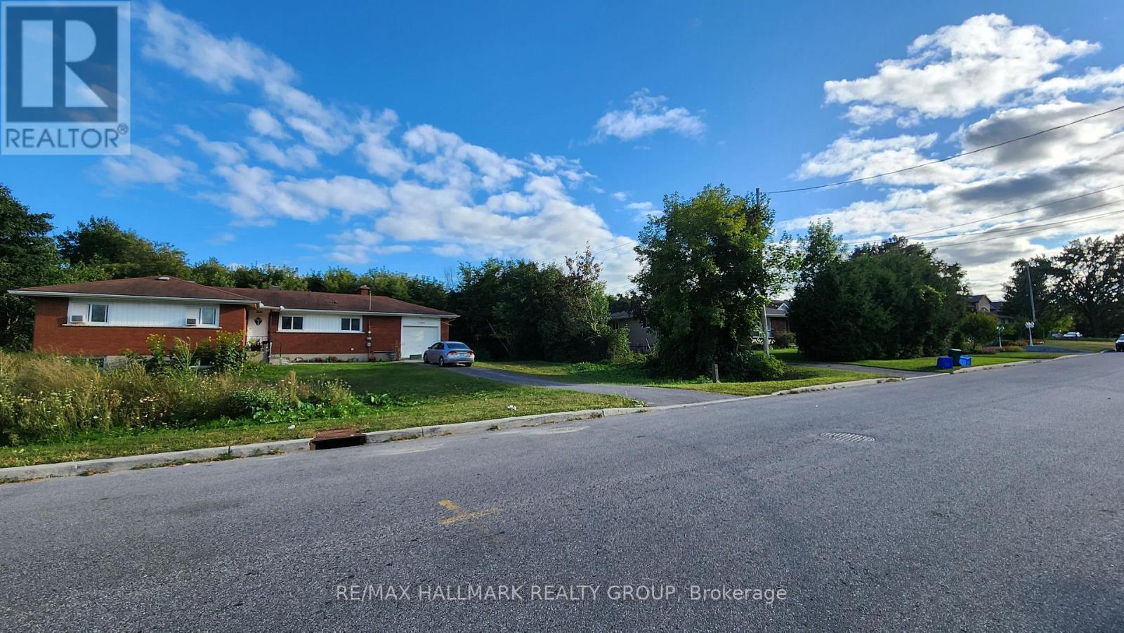 1570-1580 GOTH AVENUE