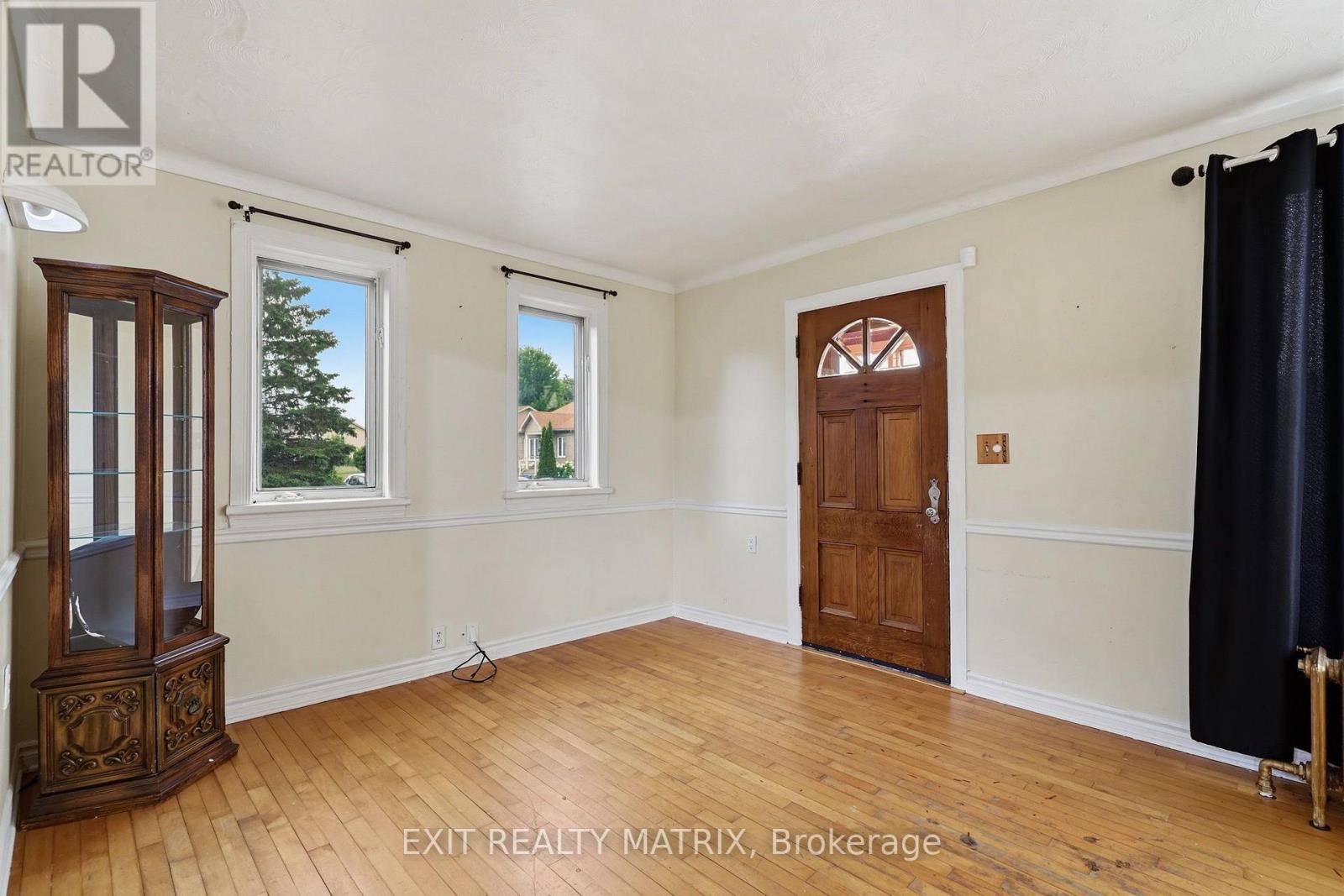 281 HIGGINSON STREET - Photo 4