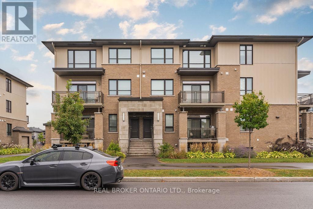 23 - 590 COMPASS STREET