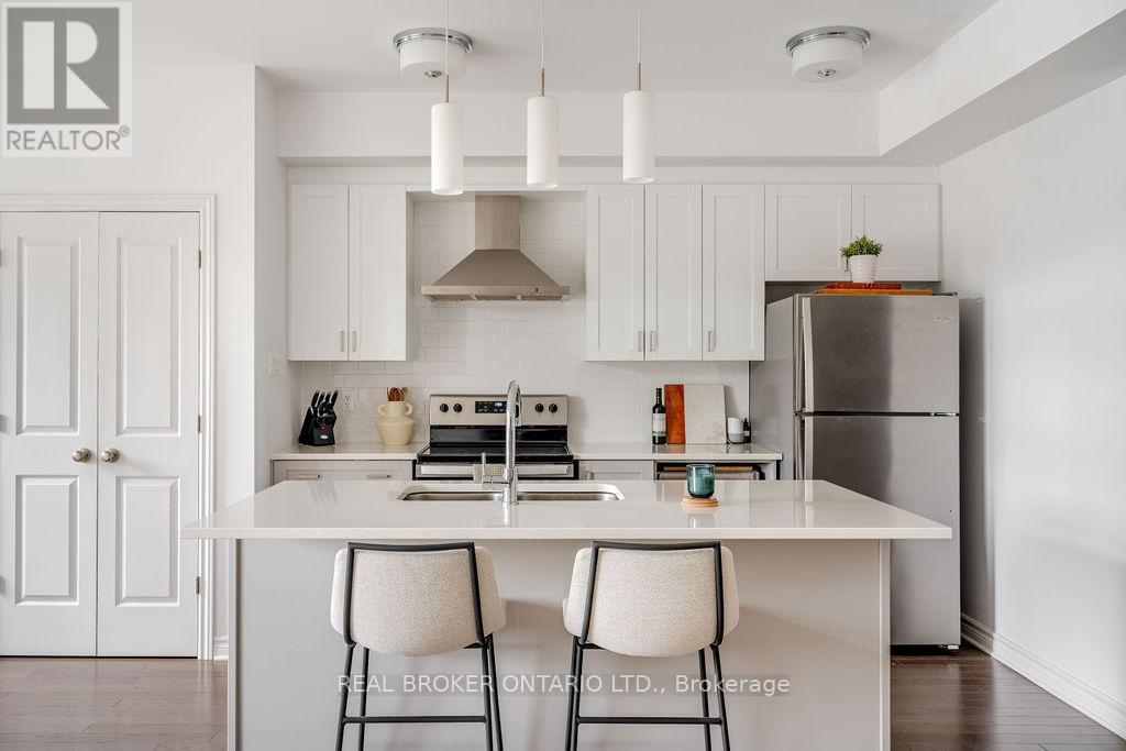 23 - 590 COMPASS STREET