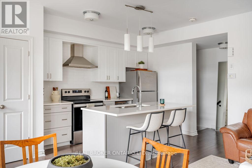 23 - 590 COMPASS STREET