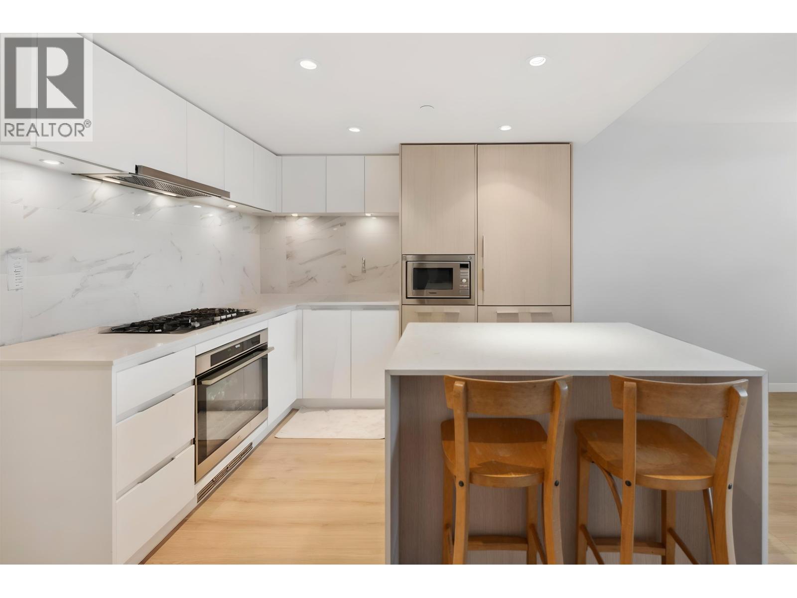 805 1500 FERN STREET