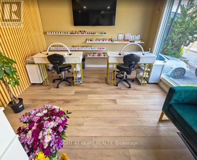 375 CHURCHILL AVENUE N