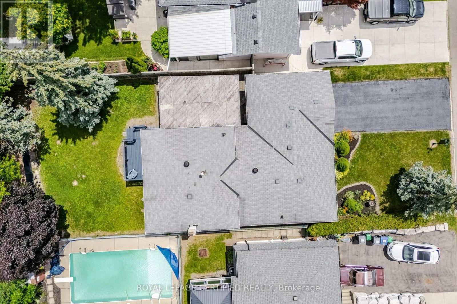 33 GRASSMERE CRESCENT