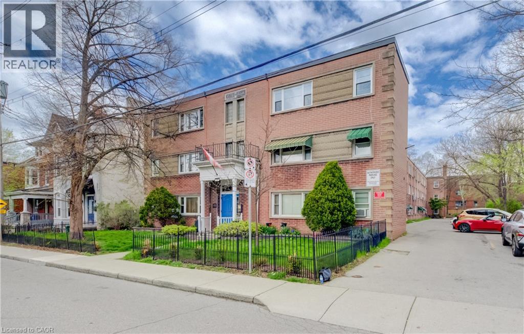 Photo 1 of 25 — 137 EMERALD Street S Unit# 25, Hamilton, ON L8N2V4