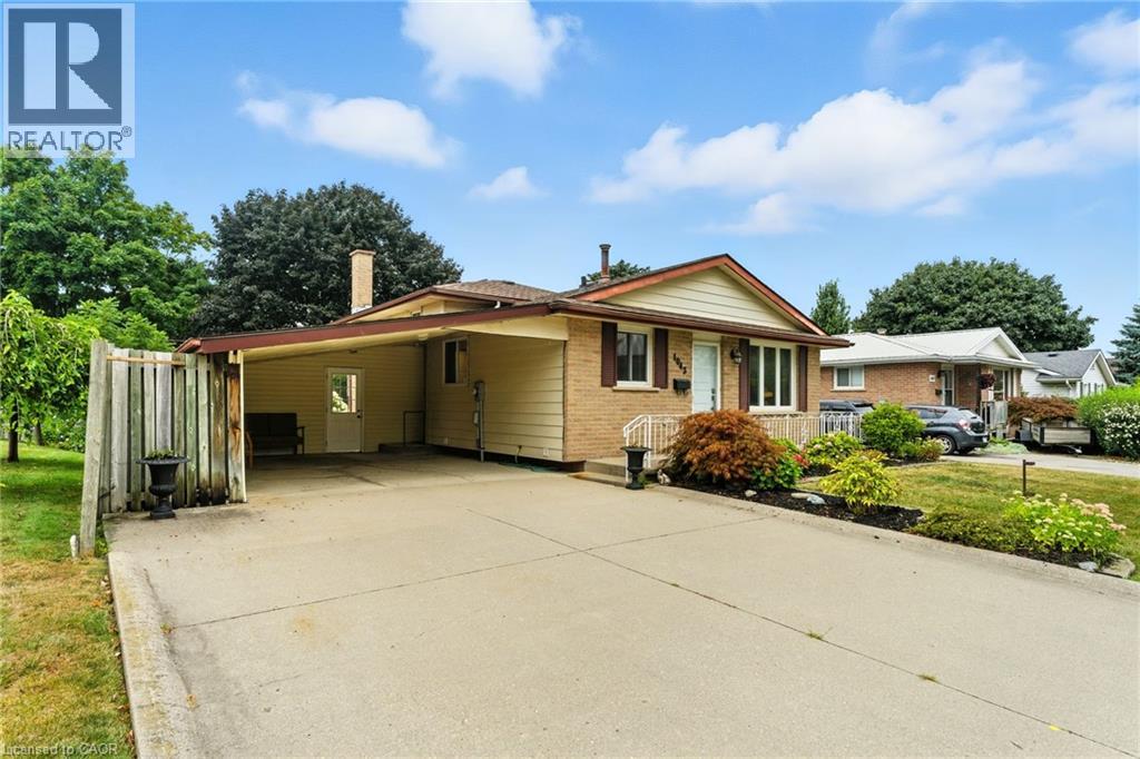 1043 CANFIELD Crescent