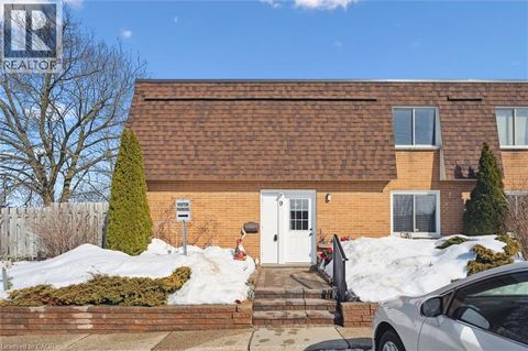 120 COUNTRY CLUB Drive Unit# 9 Guelph ON N1E3K7
