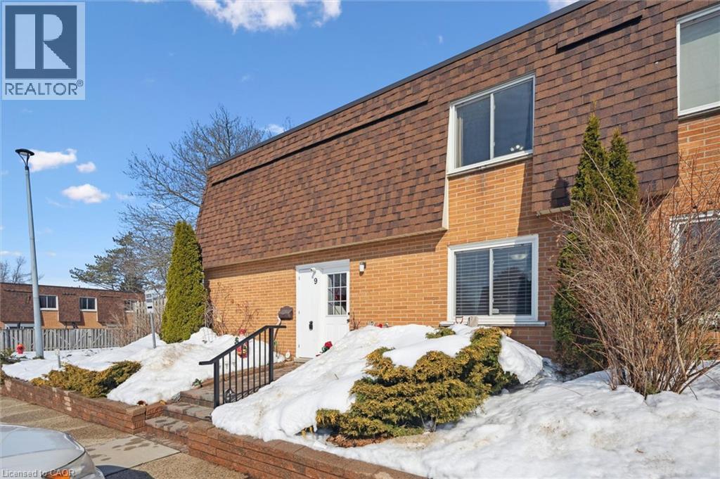 120 COUNTRY CLUB Drive Unit# 9