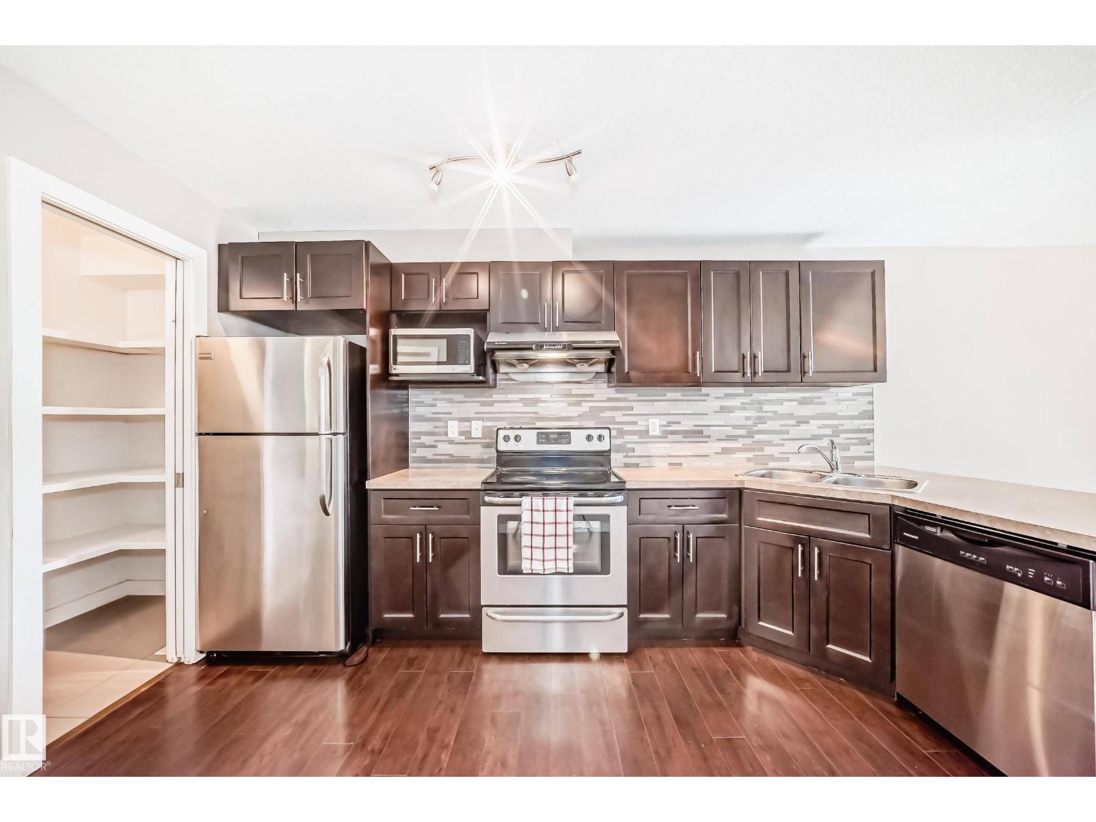 12118 125 ST NW