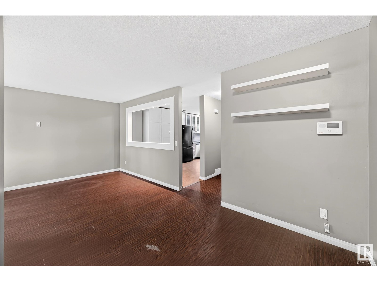 5722 143 AV NW