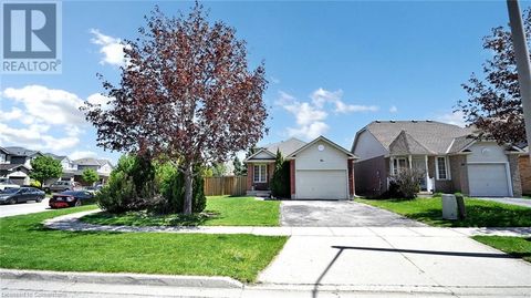 84 HAWKINS Drive Cambridge ON N1T2A3