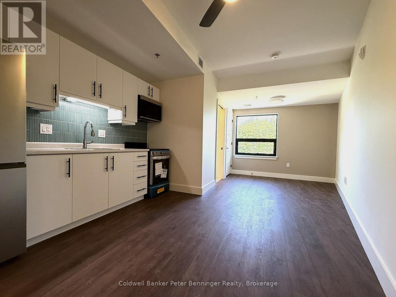 306 - 604 QUEEN STREET S