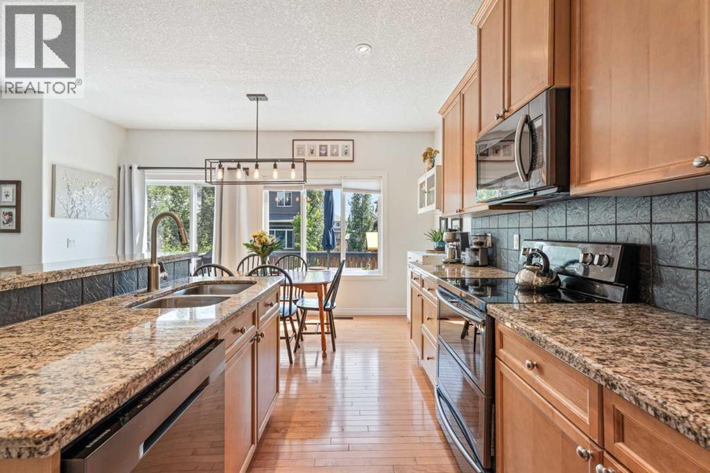 7 Crystal Green Way