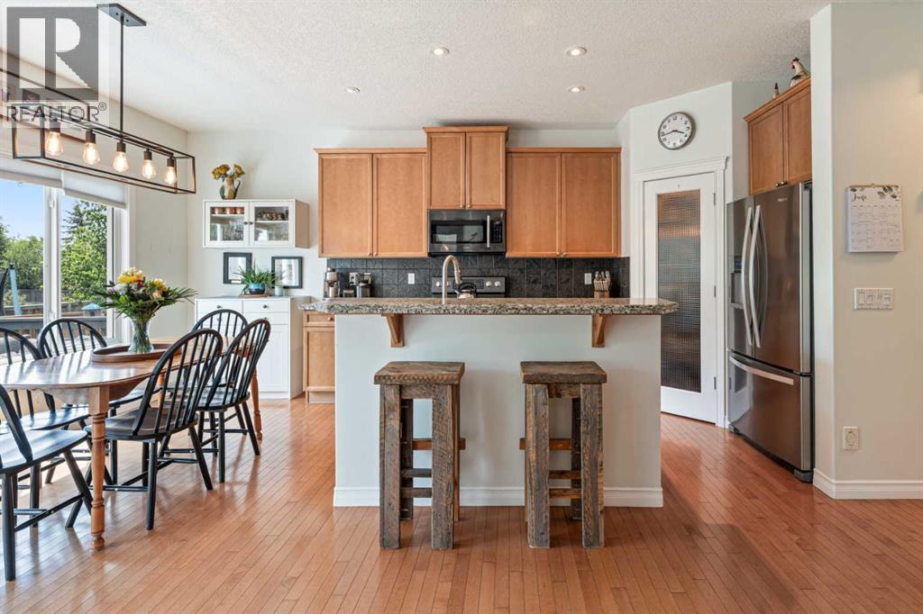 7 Crystal Green Way