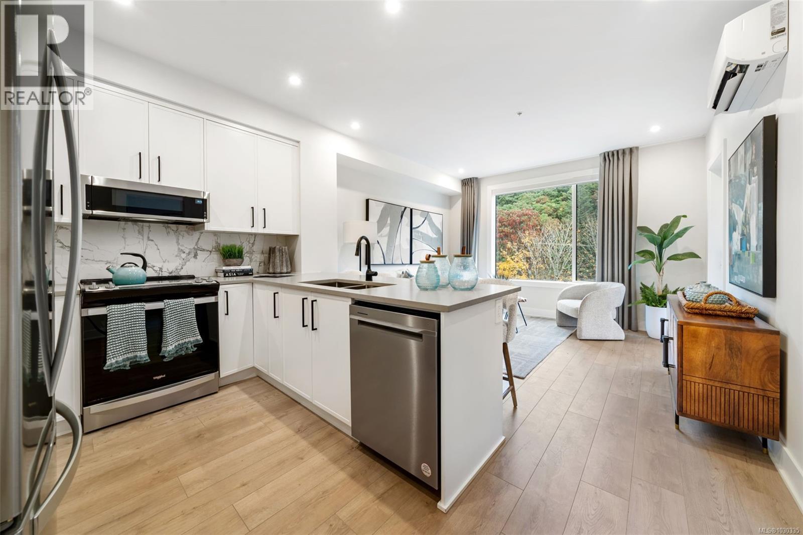 309 1371 Goldstream Ave