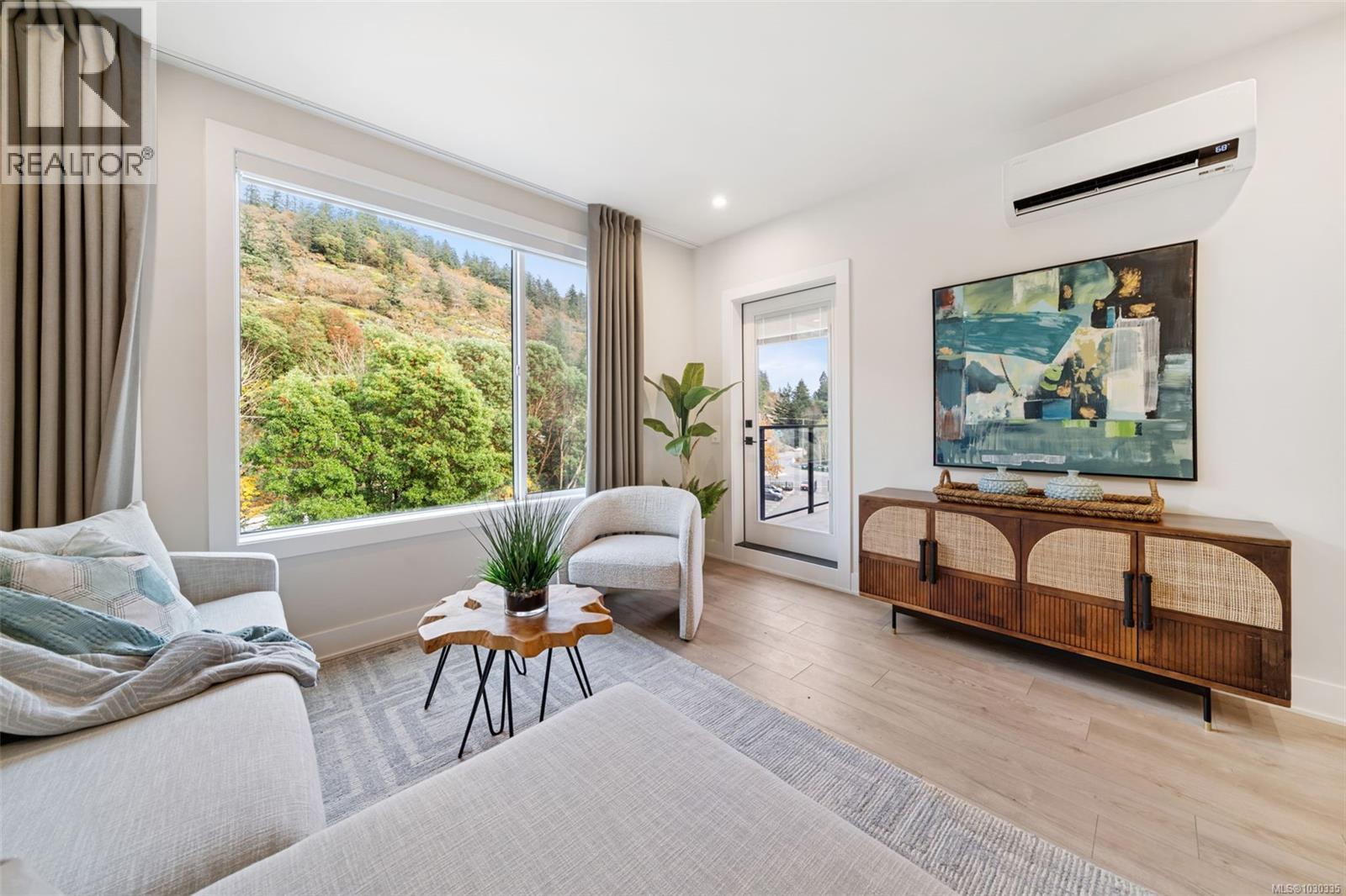 309 1371 Goldstream Ave