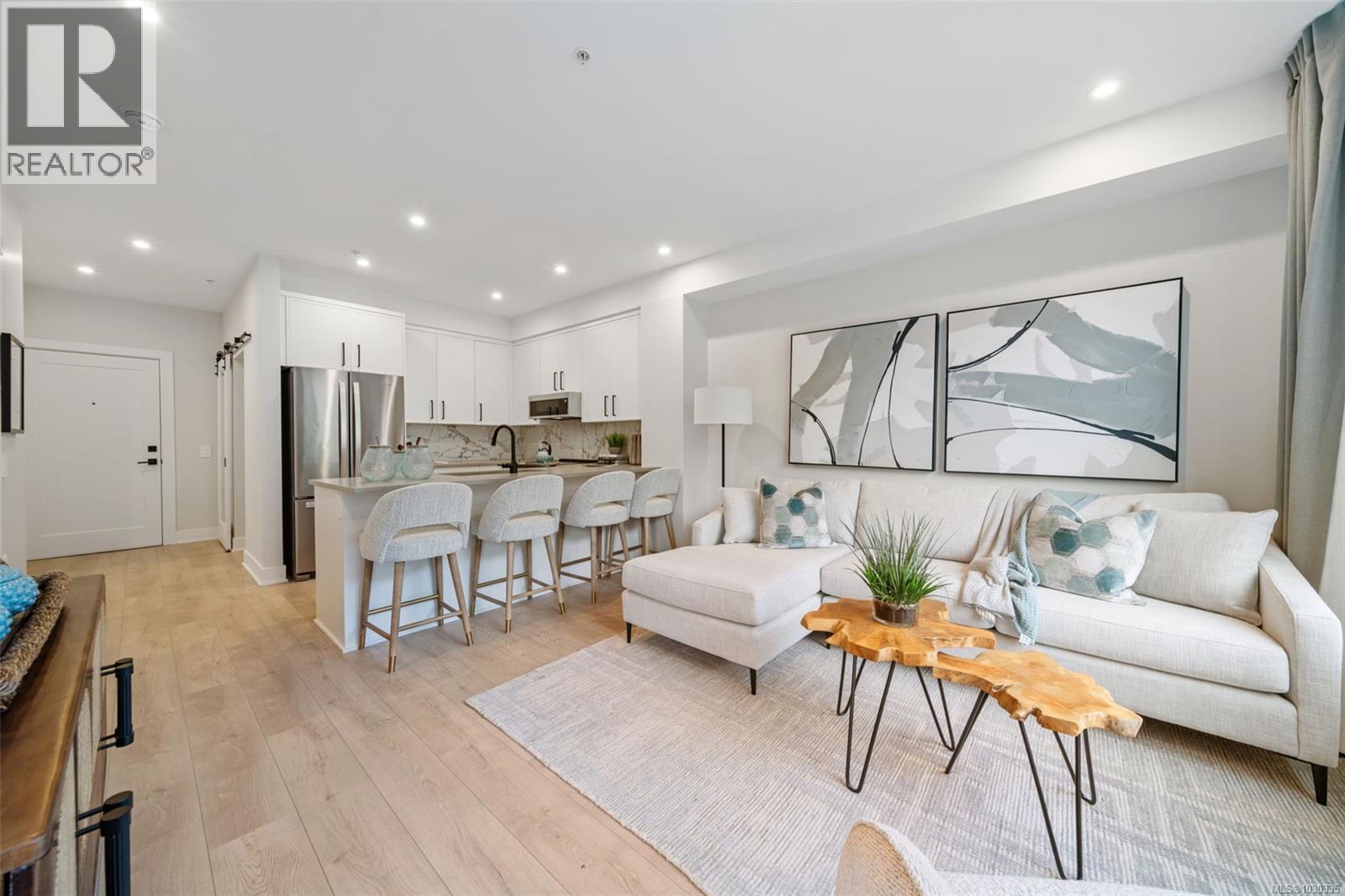 309 1371 Goldstream Ave