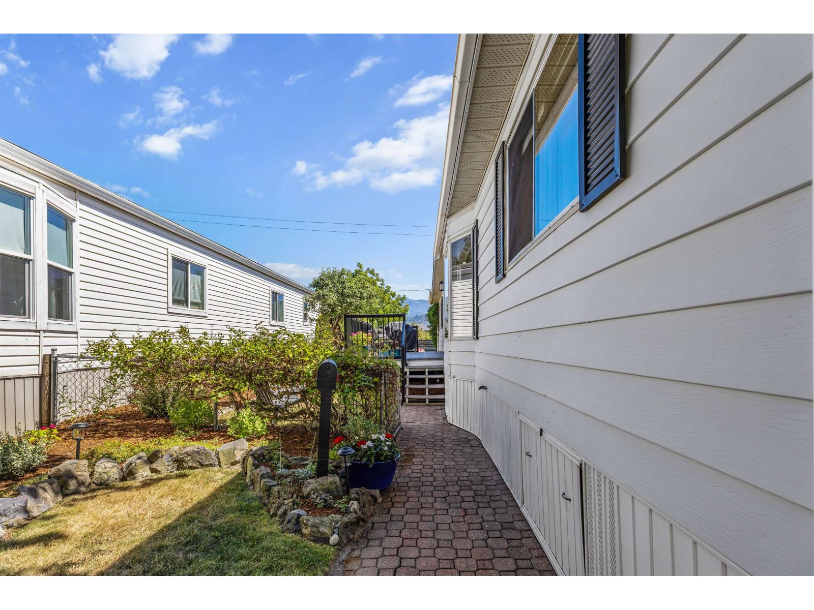 76 45640 WATSON ROAD|Garrison Crossing