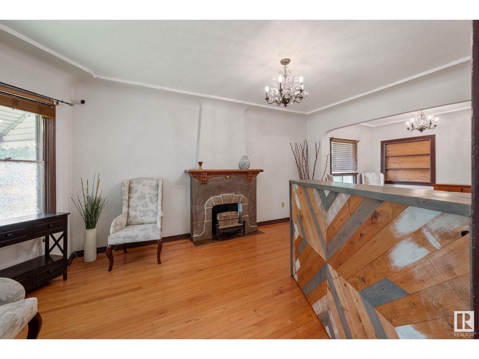 10153 122 ST NW