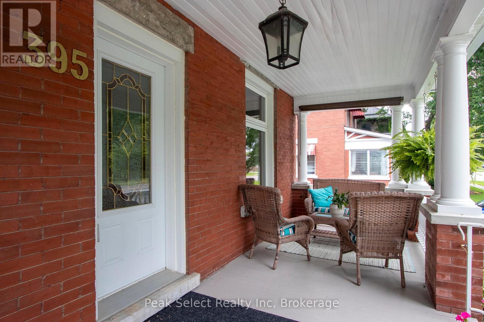 395 QUEEN STREET E