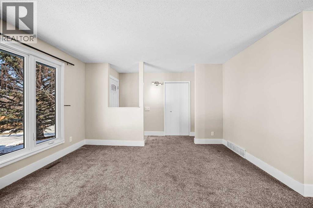 1007 Hunterston Place NW