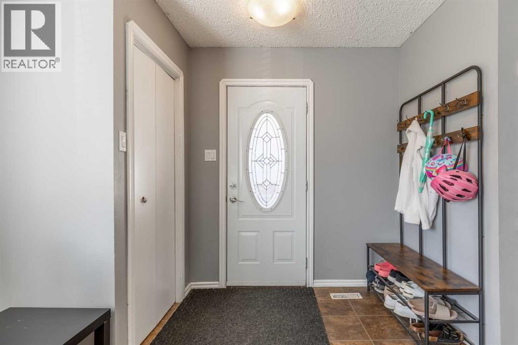 27 Laval Boulevard W