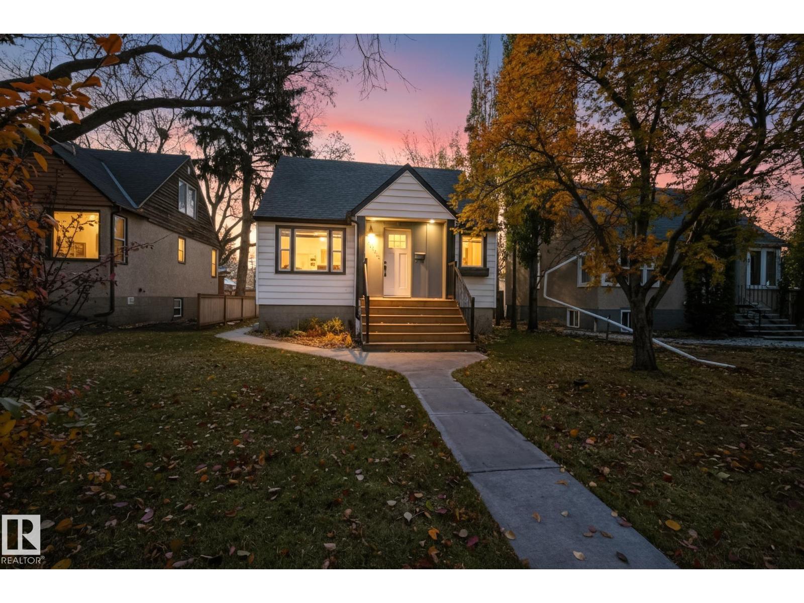 10915 67 AV NW