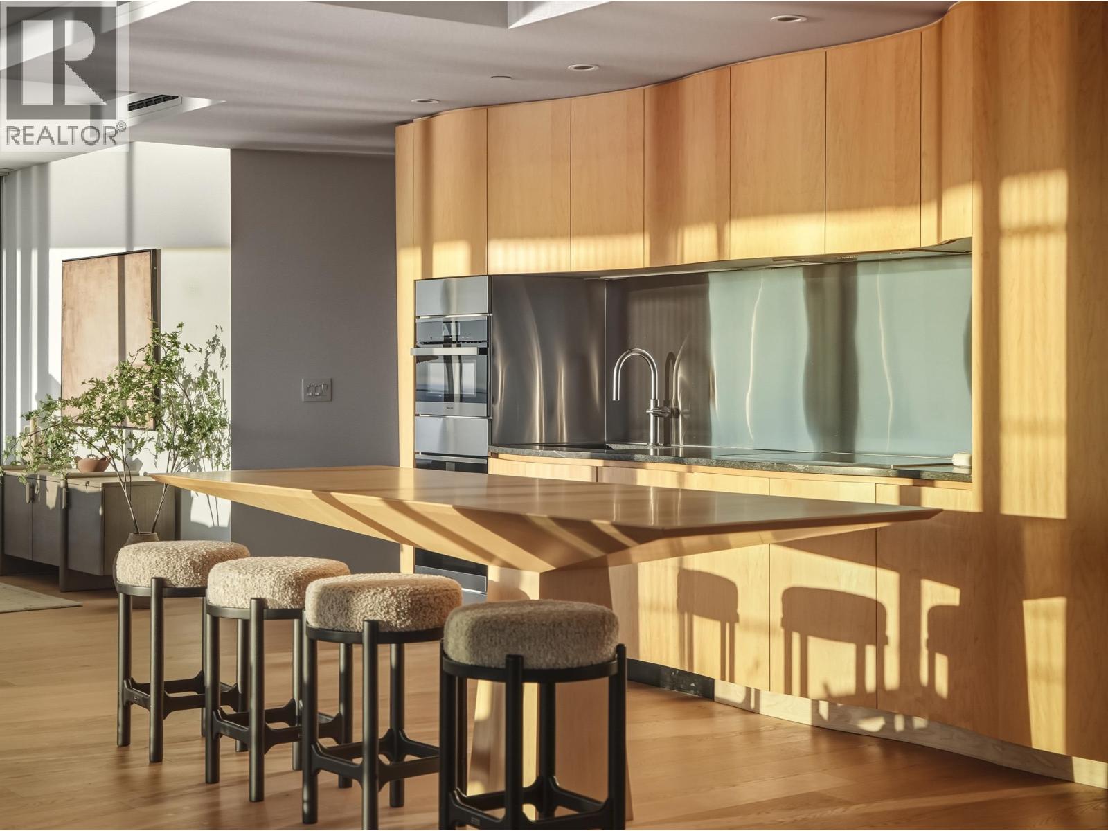 3902 1568 ALBERNI STREET