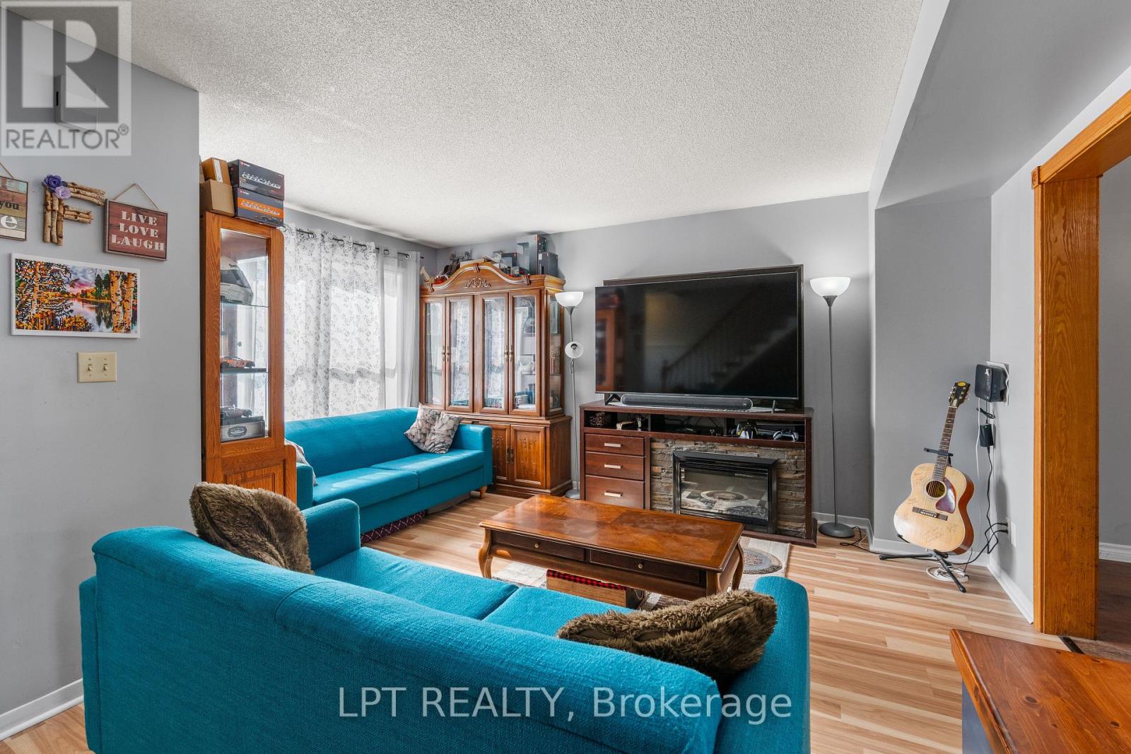 975 WARBURTON CRESCENT