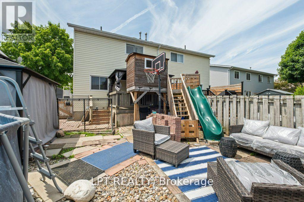 975 WARBURTON CRESCENT