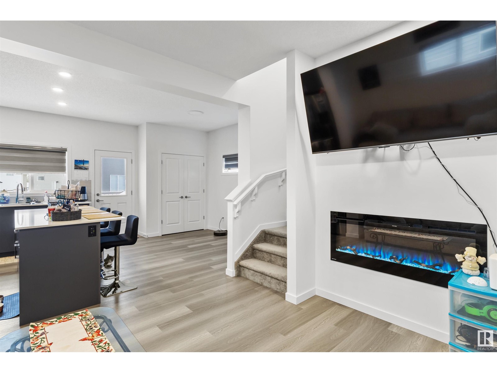 2831 152 AV NW