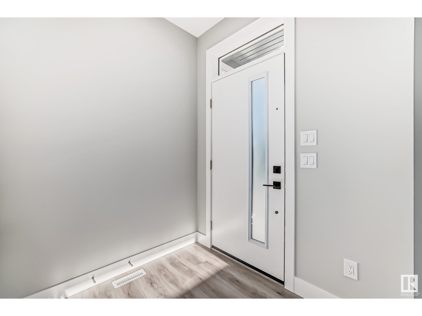 12110 123 ST NW