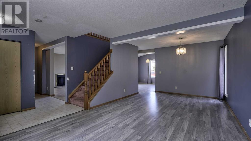 102 Riverglen Drive SE